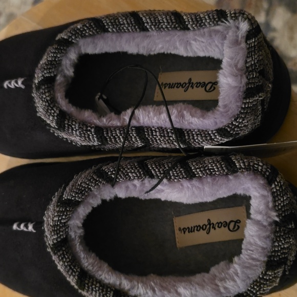 DEARFOAMS BRAND WOMENS BLACK MEMORY FOAM SLIPPERS SIZE SMALL 5-6 - Picture 11 of 12